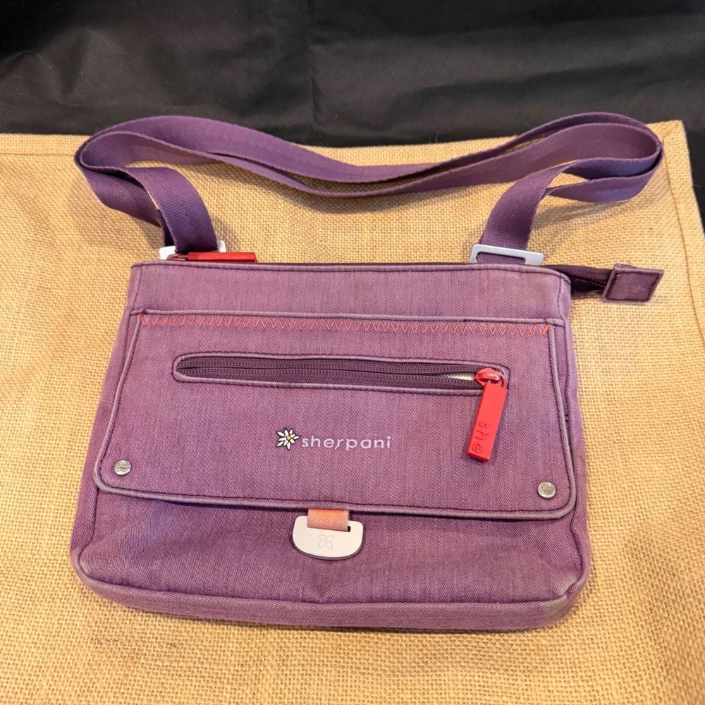 Sherpani Zooma Purple Crossbody Bag Y2K Travel Organizer Utility Purse